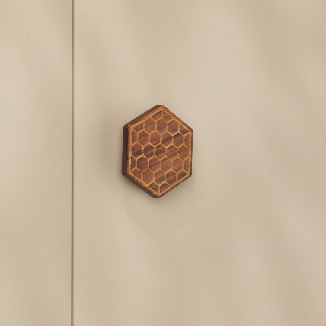 Dharayati – Taarvix
