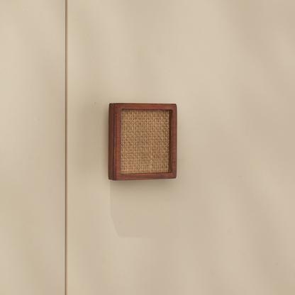 Dharayati – squaria