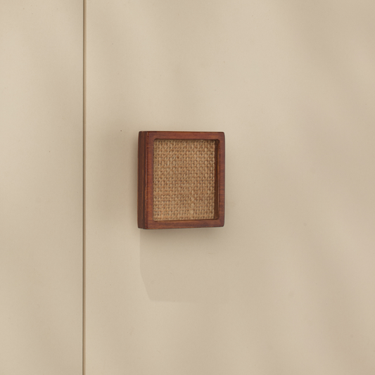 Dharayati – squaria