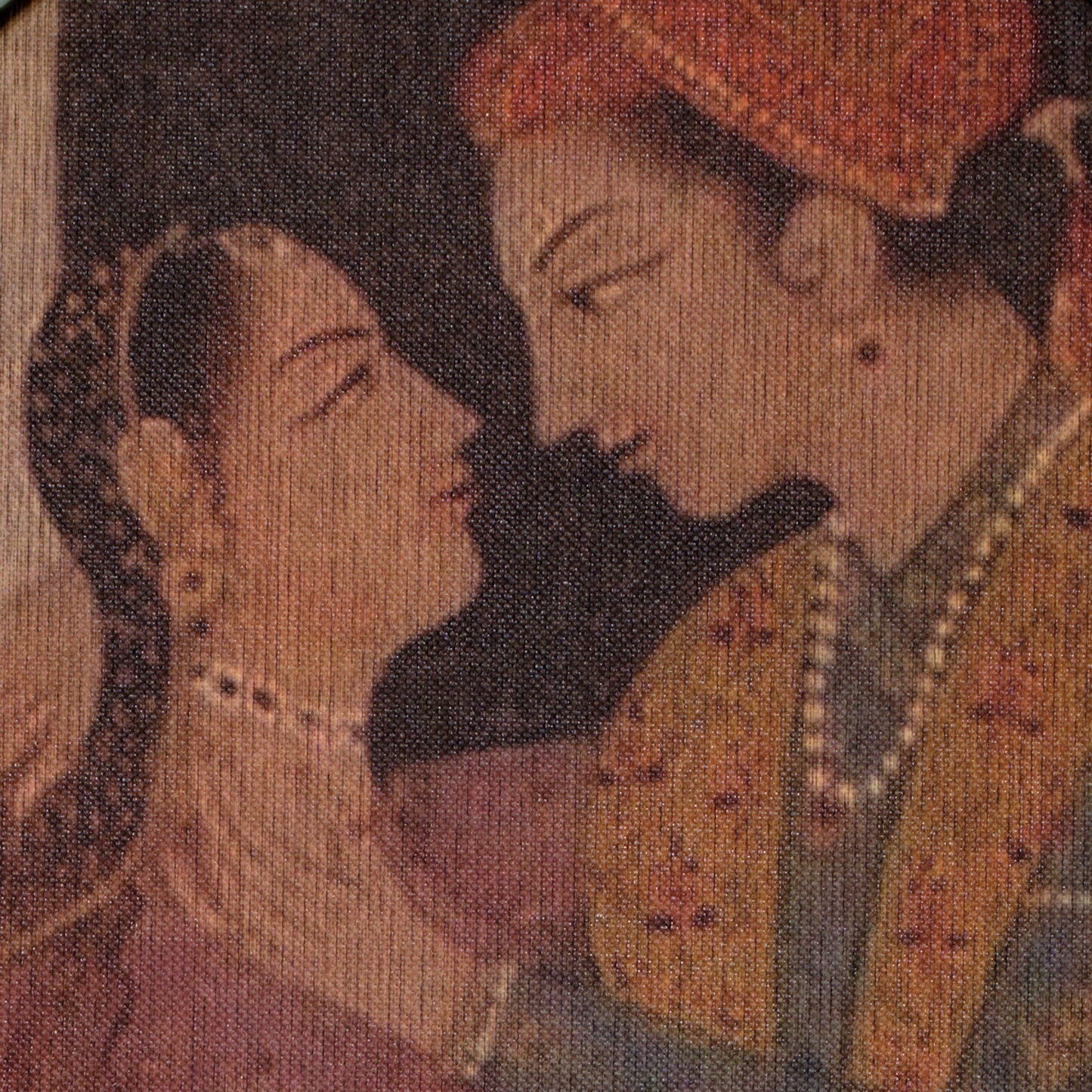 Anuraga – Timeless Royalty( 50CM Dia )